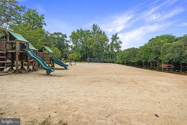 2 HOLLY DR, Medford, NJ 08055