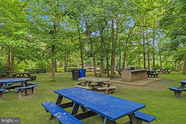 2 HOLLY DR, Medford, NJ 08055