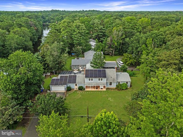 2 HOLLY DR, Medford, NJ 08055