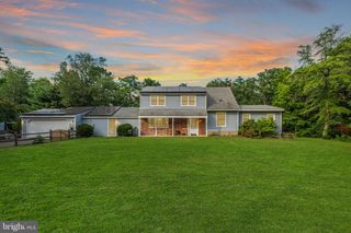 2 HOLLY DR, Medford, NJ 08055