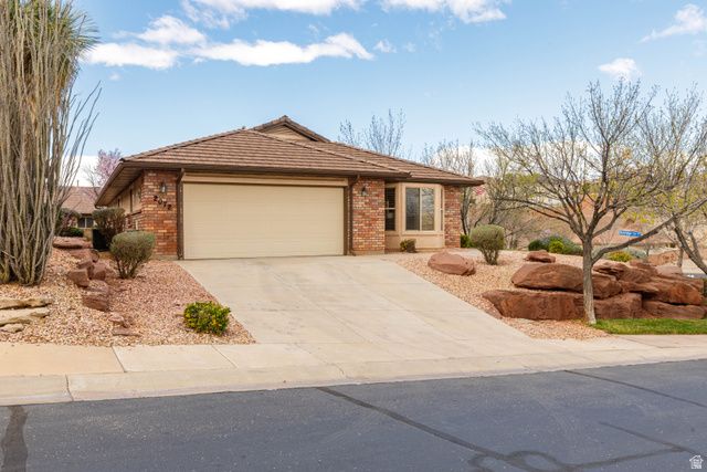 2072 S LEGACY DR, St. George, UT 84770