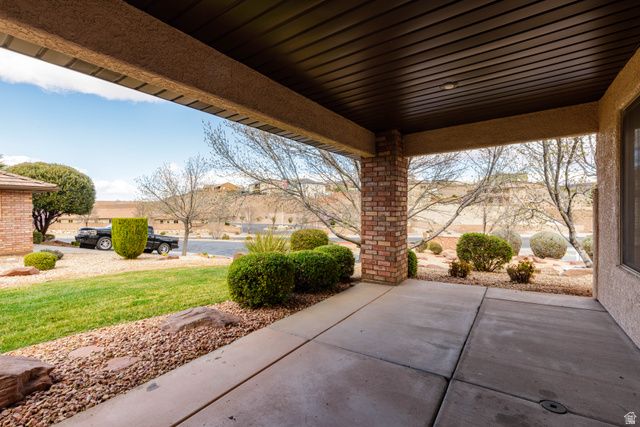 2072 S LEGACY DR, St. George, UT 84770