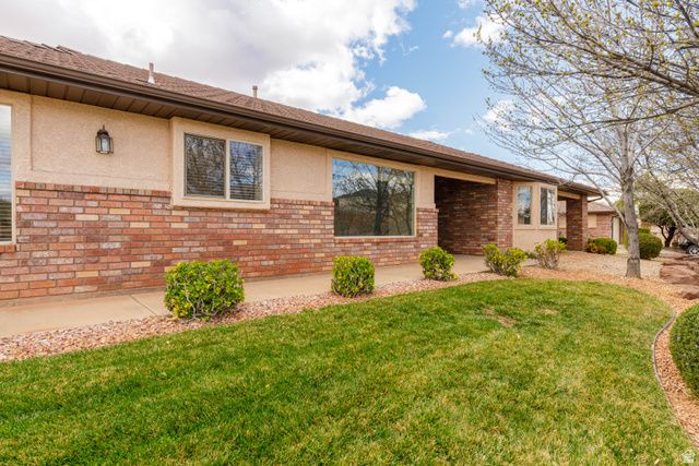 2072 S LEGACY DR, St. George, UT 84770