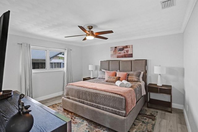 470 SE 4th Court, Pompano Beach, FL 33060