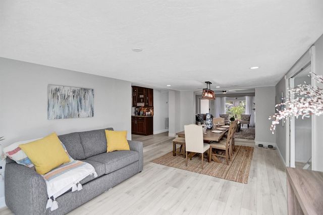 470 SE 4th Court, Pompano Beach, FL 33060