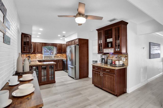 470 SE 4th Court, Pompano Beach, FL 33060