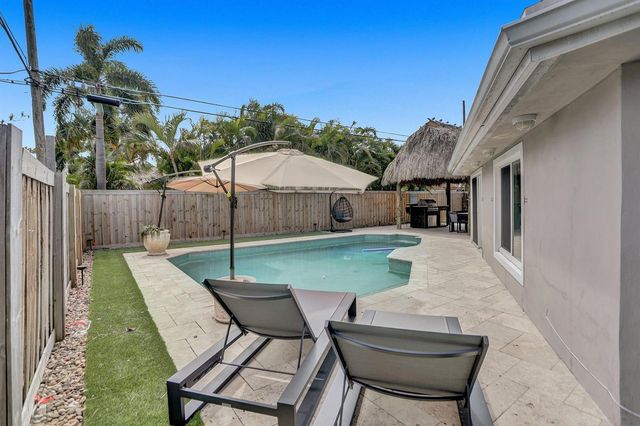 470 SE 4th Court, Pompano Beach, FL 33060