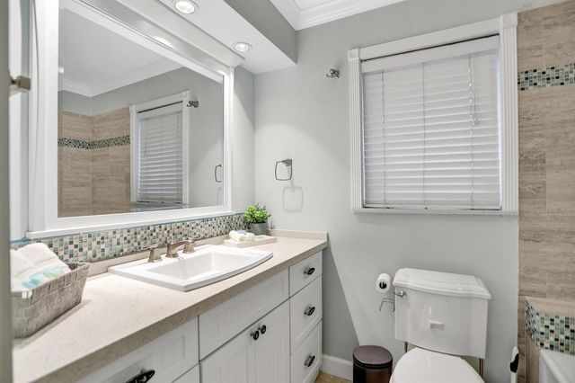 470 SE 4th Court, Pompano Beach, FL 33060