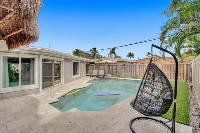 470 SE 4th Court, Pompano Beach, FL 33060