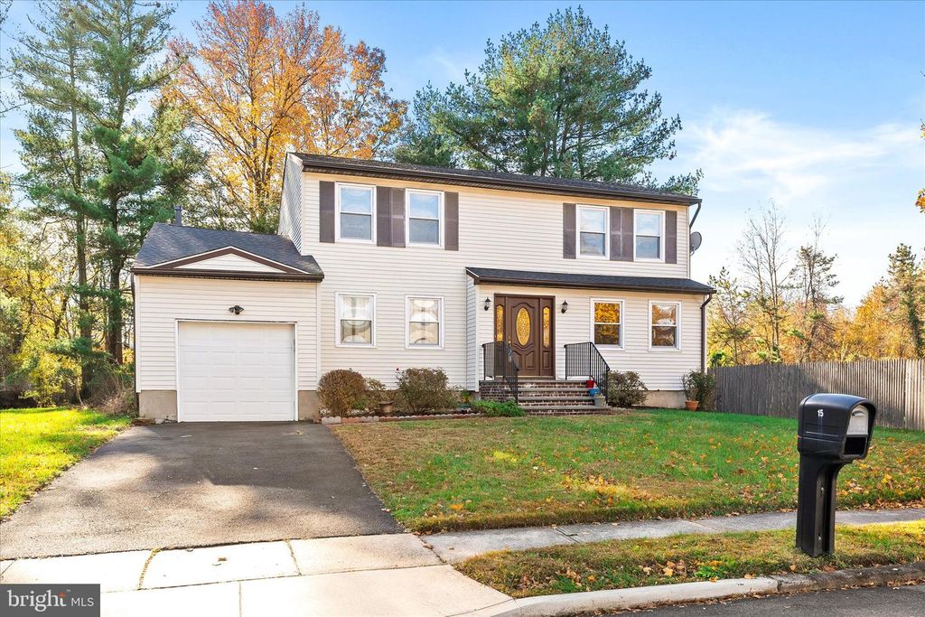 15 HERITAGE WAY, Lawrence Township, NJ 08648