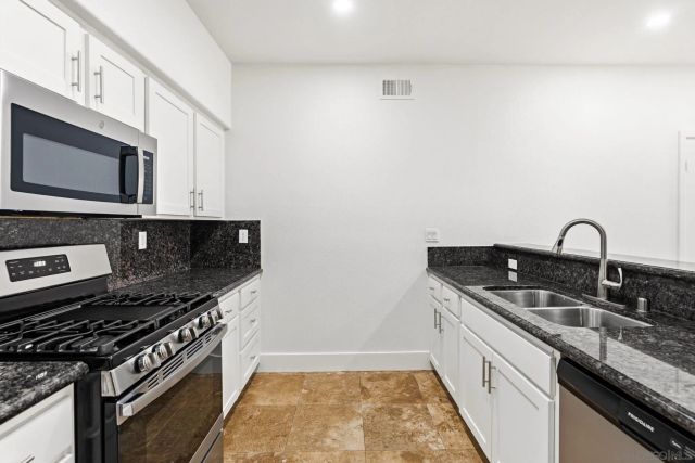 12372 Carmel Country Road 206, San Diego, CA 92130