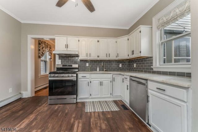 57 Main St, Lebanon Boro, NJ 08833