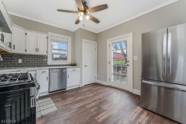 57 Main St, Lebanon Boro, NJ 08833