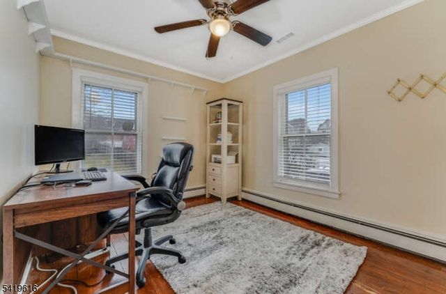 57 Main St, Lebanon Boro, NJ 08833