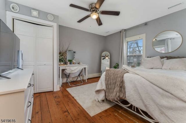 57 Main St, Lebanon Boro, NJ 08833