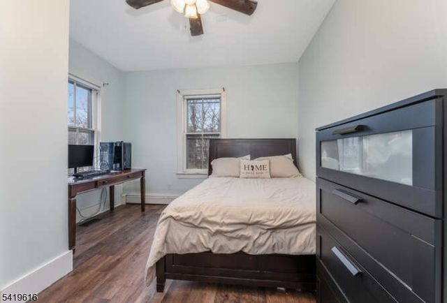 57 Main St, Lebanon Boro, NJ 08833