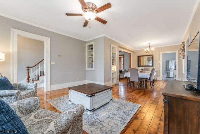 57 Main St, Lebanon Boro, NJ 08833