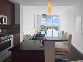 610 E Market St Unit 3213, San Antonio, TX 78205