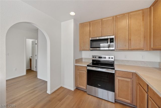 422 Greenbriar Townhouse Way, Las Vegas, NV 89121