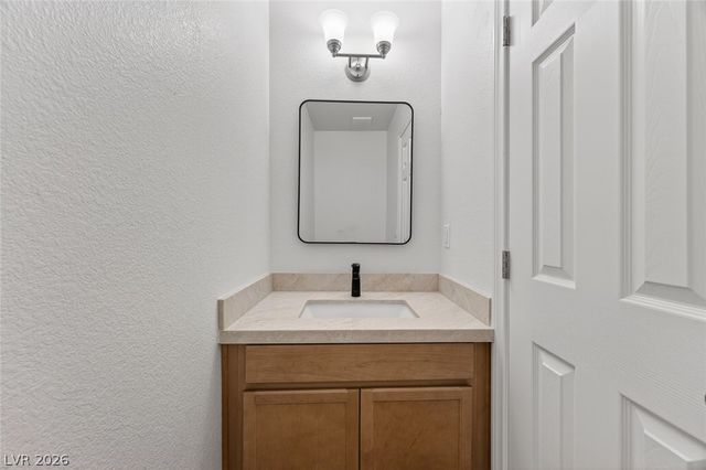 422 Greenbriar Townhouse Way, Las Vegas, NV 89121