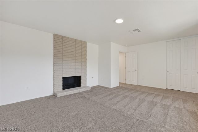 422 Greenbriar Townhouse Way, Las Vegas, NV 89121