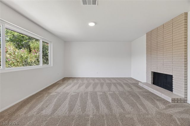 422 Greenbriar Townhouse Way, Las Vegas, NV 89121