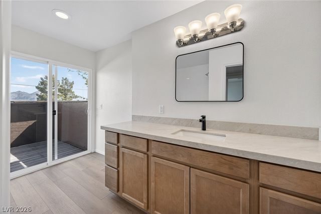 422 Greenbriar Townhouse Way, Las Vegas, NV 89121