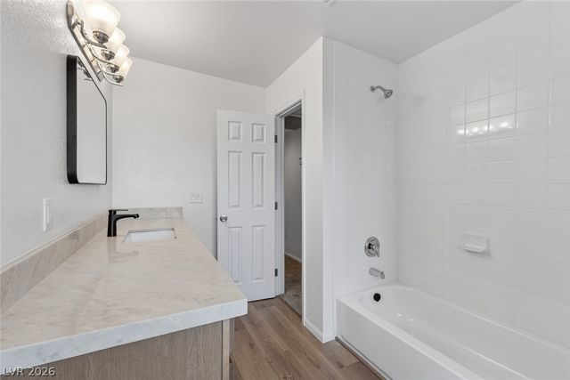 422 Greenbriar Townhouse Way, Las Vegas, NV 89121