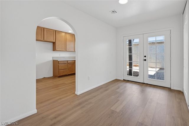 422 Greenbriar Townhouse Way, Las Vegas, NV 89121