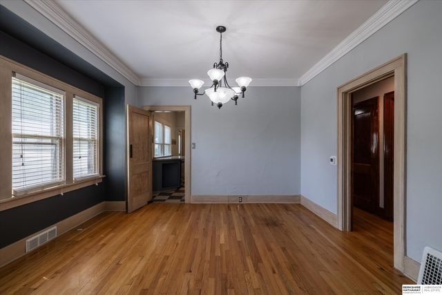 926 S 51st Avenue, Omaha, NE 68106