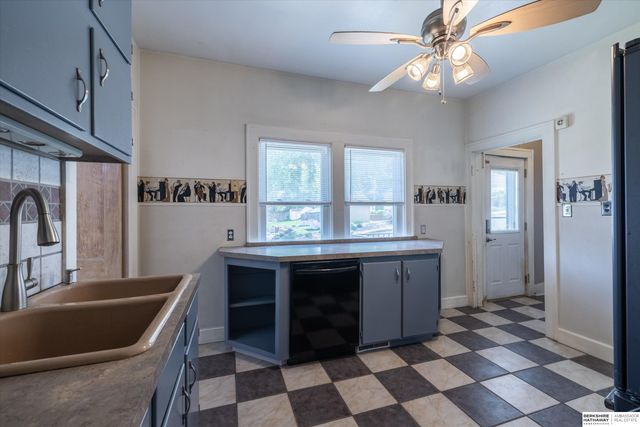 926 S 51st Avenue, Omaha, NE 68106