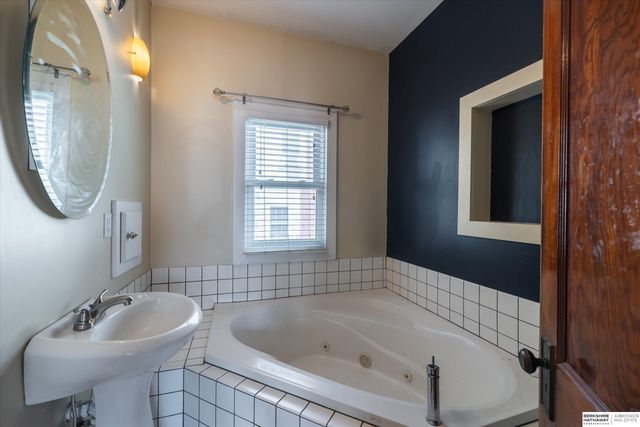 926 S 51st Avenue, Omaha, NE 68106