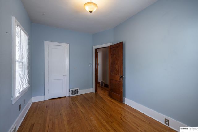 926 S 51st Avenue, Omaha, NE 68106