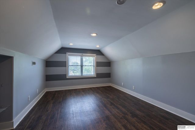 926 S 51st Avenue, Omaha, NE 68106