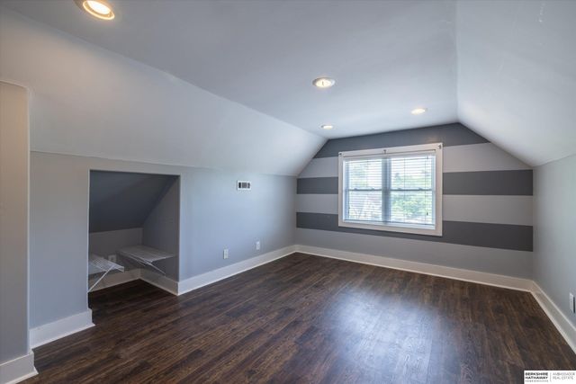 926 S 51st Avenue, Omaha, NE 68106