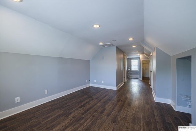 926 S 51st Avenue, Omaha, NE 68106