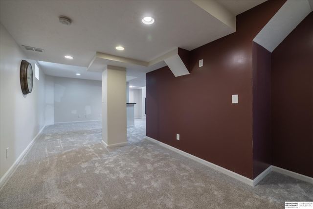 926 S 51st Avenue, Omaha, NE 68106
