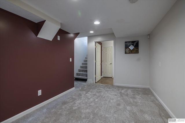 926 S 51st Avenue, Omaha, NE 68106