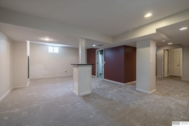 926 S 51st Avenue, Omaha, NE 68106