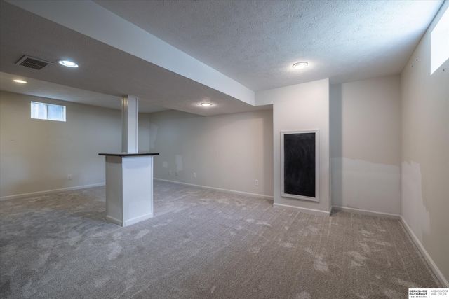 926 S 51st Avenue, Omaha, NE 68106