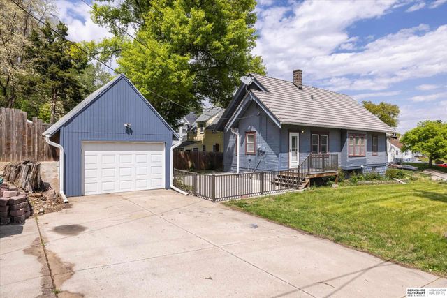 926 S 51st Avenue, Omaha, NE 68106