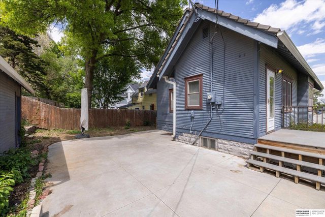 926 S 51st Avenue, Omaha, NE 68106