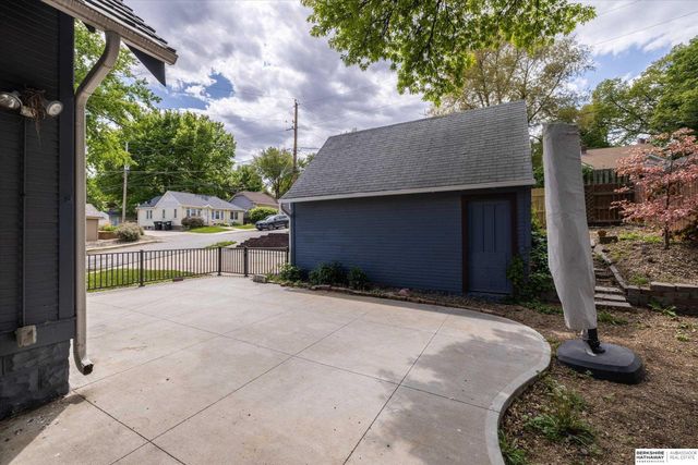926 S 51st Avenue, Omaha, NE 68106