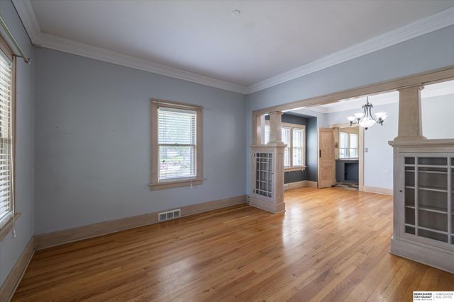 926 S 51st Avenue, Omaha, NE 68106