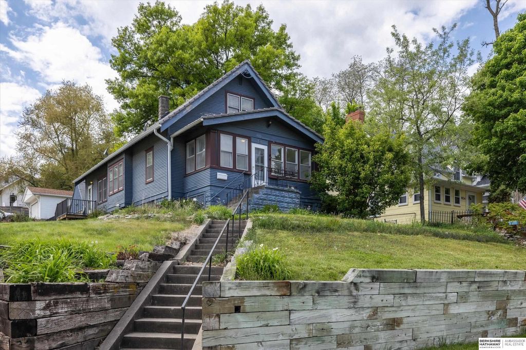 926 S 51st Avenue, Omaha, NE 68106