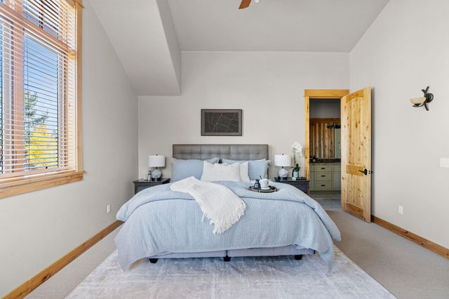 10235 Valmont Trail, Truckee, CA 96161