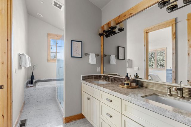 10235 Valmont Trail, Truckee, CA 96161