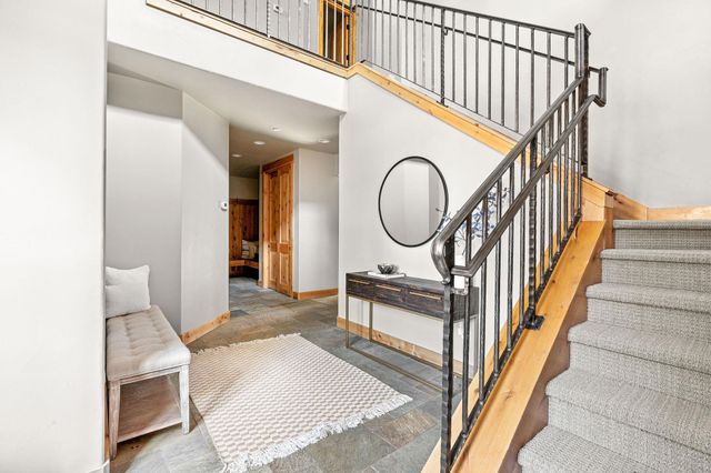 10235 Valmont Trail, Truckee, CA 96161