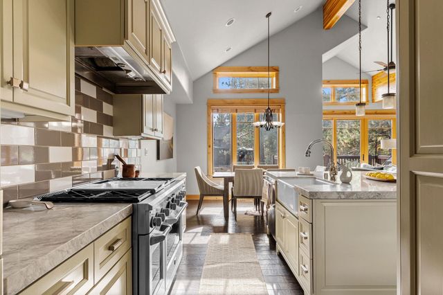 10235 Valmont Trail, Truckee, CA 96161