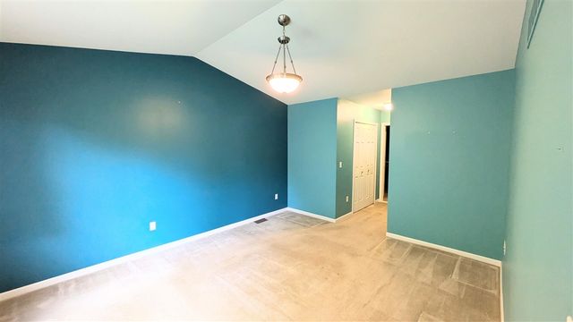 23721 W Lake Circle 14, Brownstown, MI 48183